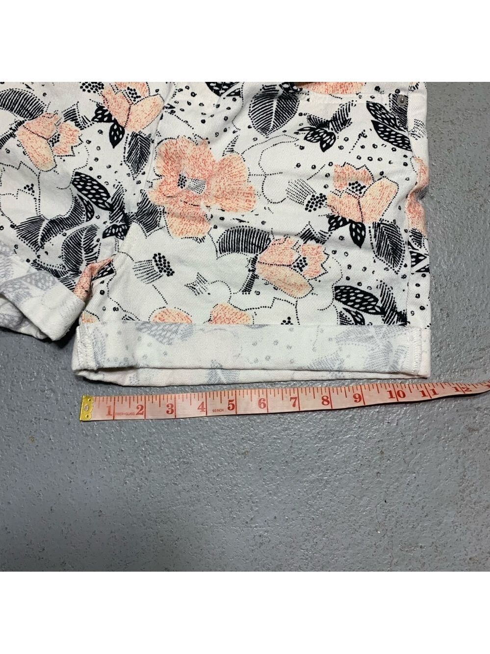 BDG Floral Mom Jean Shorts White Pink High Waist Cuffed Hem Sz 26 Boho Granola - Picture 10 of 12